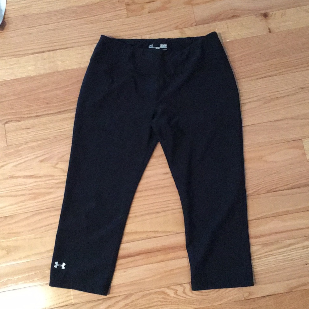 Under Armour cropped workout pants